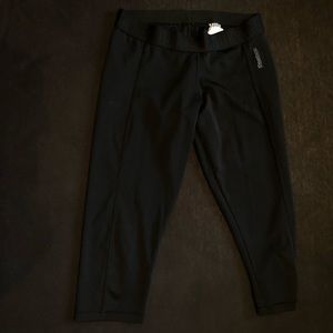 Black workout capris